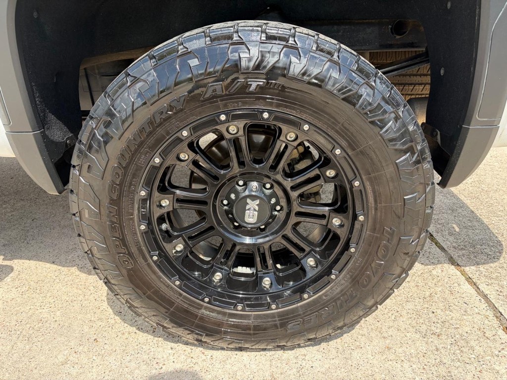 GMC Sierra 1500 Vehicle Full-screen Gallery Image 29