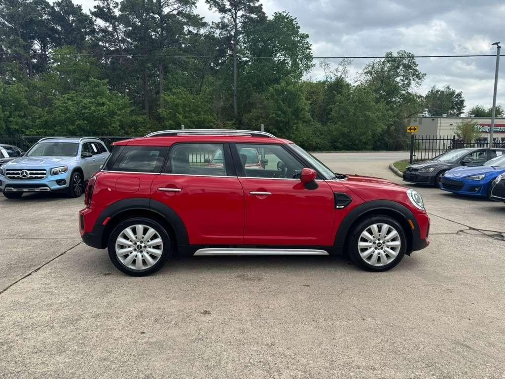 MINI Countryman Vehicle Full-screen Gallery Image 05