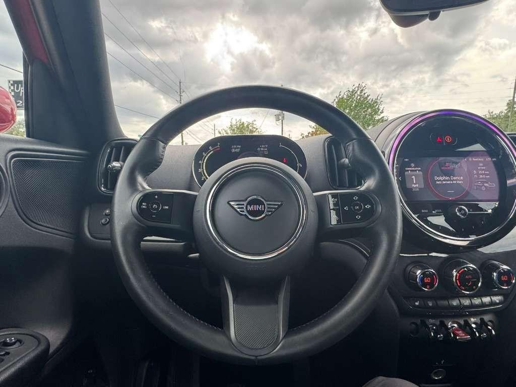 MINI Countryman Vehicle Full-screen Gallery Image 20