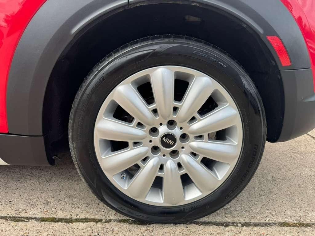 MINI Countryman Vehicle Full-screen Gallery Image 27