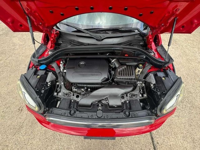 MINI Countryman Vehicle Full-screen Gallery Image 28