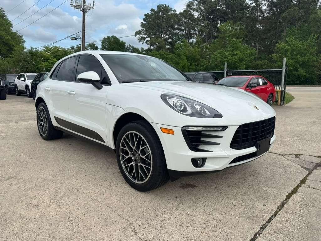 Porsche Macan Vehicle Full-screen Gallery Image 04