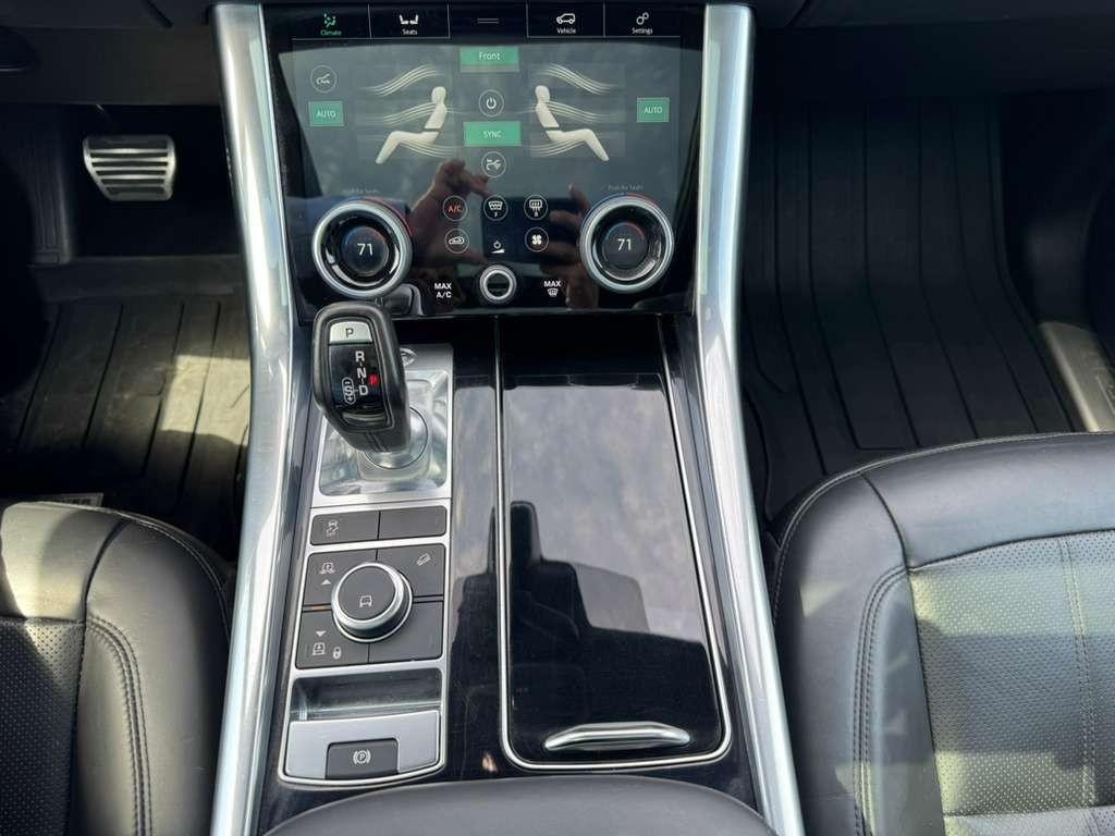 Land Rover Range Rover Sport Vehicle Full-screen Gallery Image 21