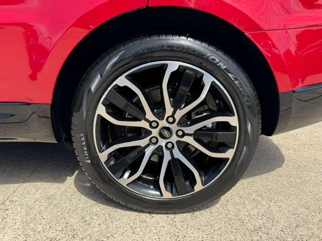 Land Rover Range Rover Sport Vehicle Full-screen Gallery Image 26