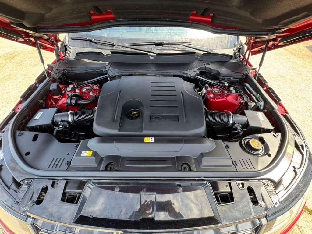 Land Rover Range Rover Sport Vehicle Full-screen Gallery Image 27