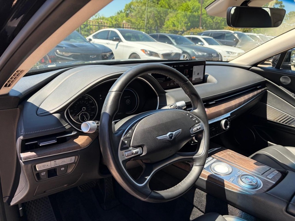 Genesis G80 Vehicle Full-screen Gallery Image 10