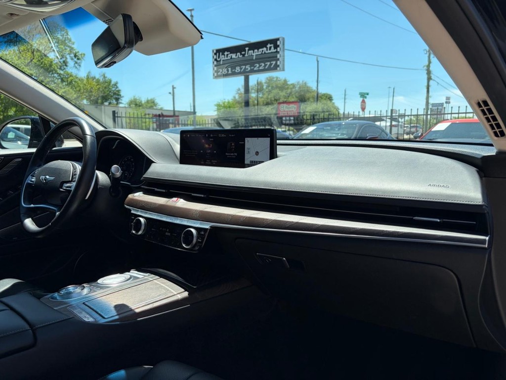 Genesis G80 Vehicle Full-screen Gallery Image 13