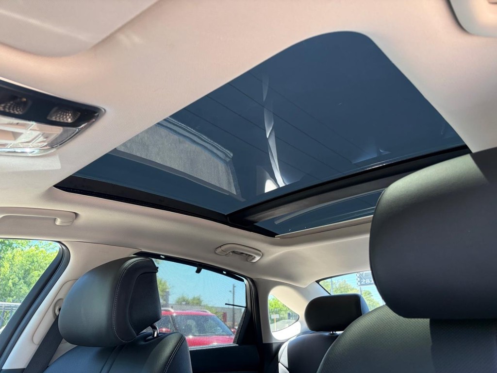 Genesis G80 Vehicle Full-screen Gallery Image 27