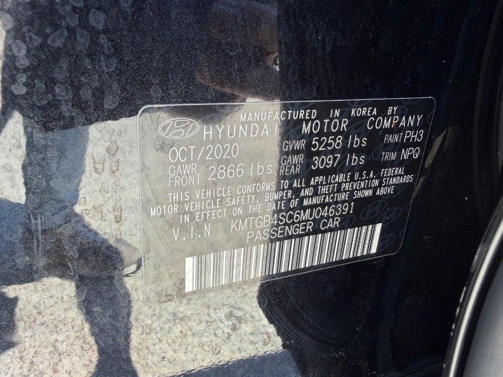 Genesis G80 Vehicle Full-screen Gallery Image 29