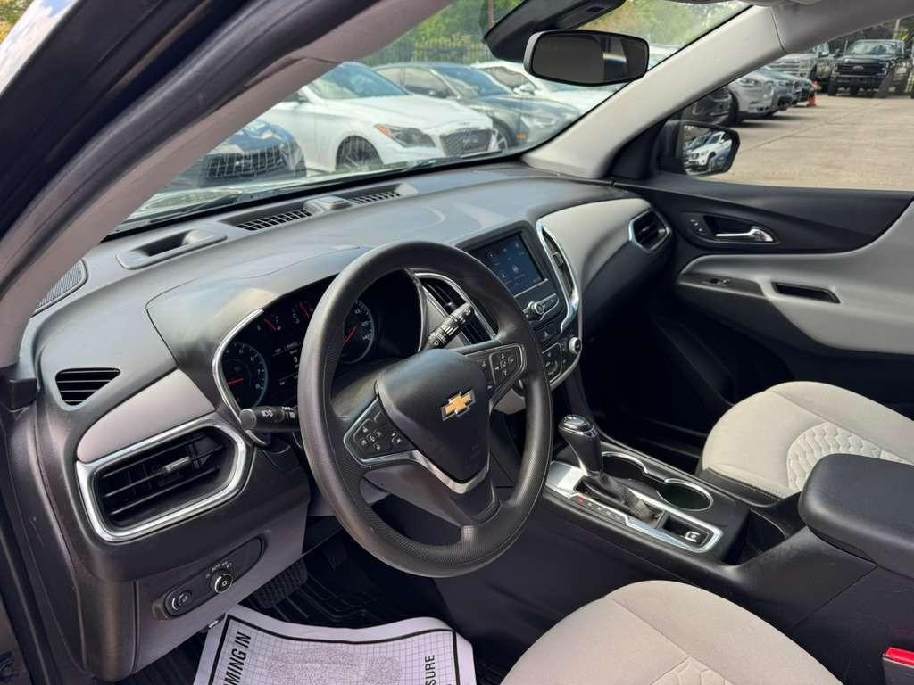 Chevrolet Equinox Vehicle Full-screen Gallery Image 10