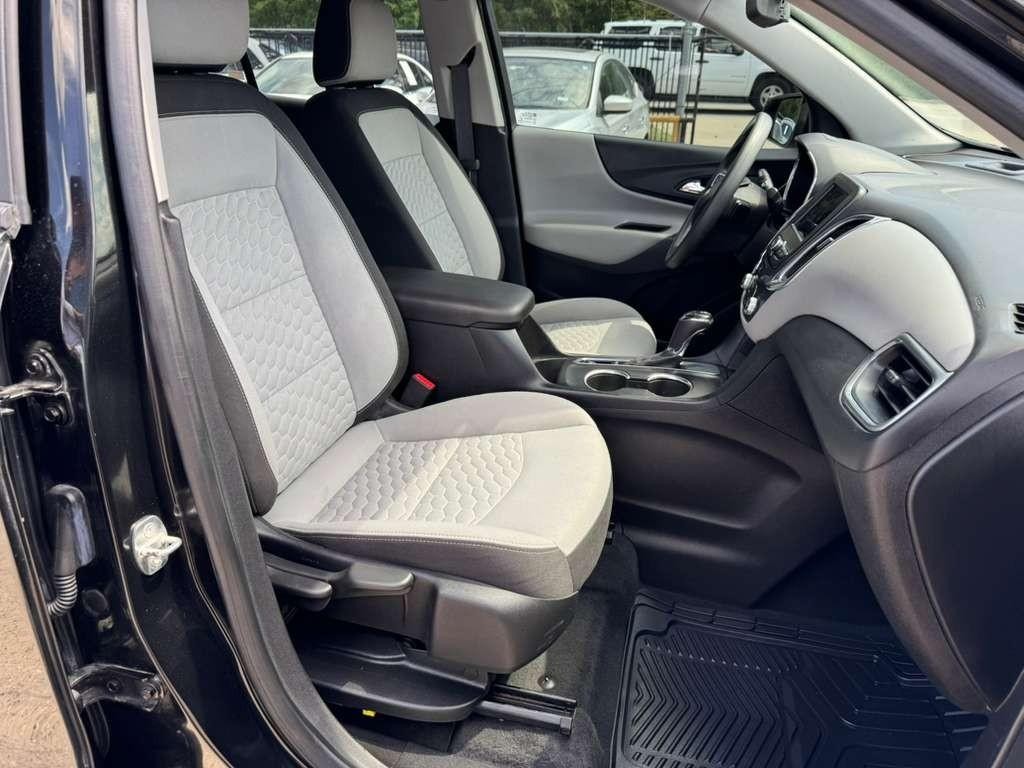 Chevrolet Equinox Vehicle Full-screen Gallery Image 14