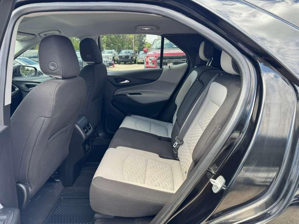 Chevrolet Equinox Vehicle Full-screen Gallery Image 18