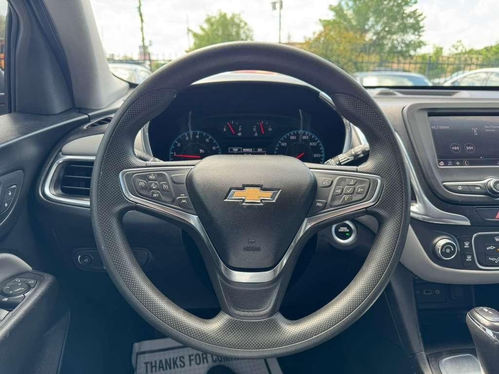 Chevrolet Equinox Vehicle Full-screen Gallery Image 20