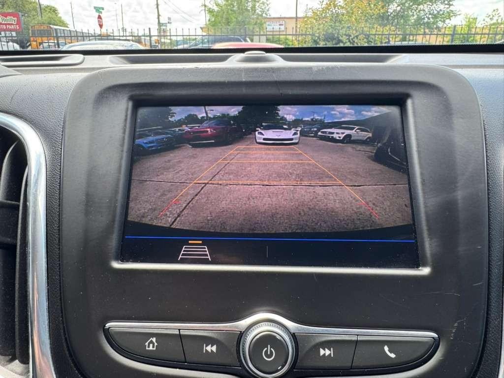 Chevrolet Equinox Vehicle Full-screen Gallery Image 23