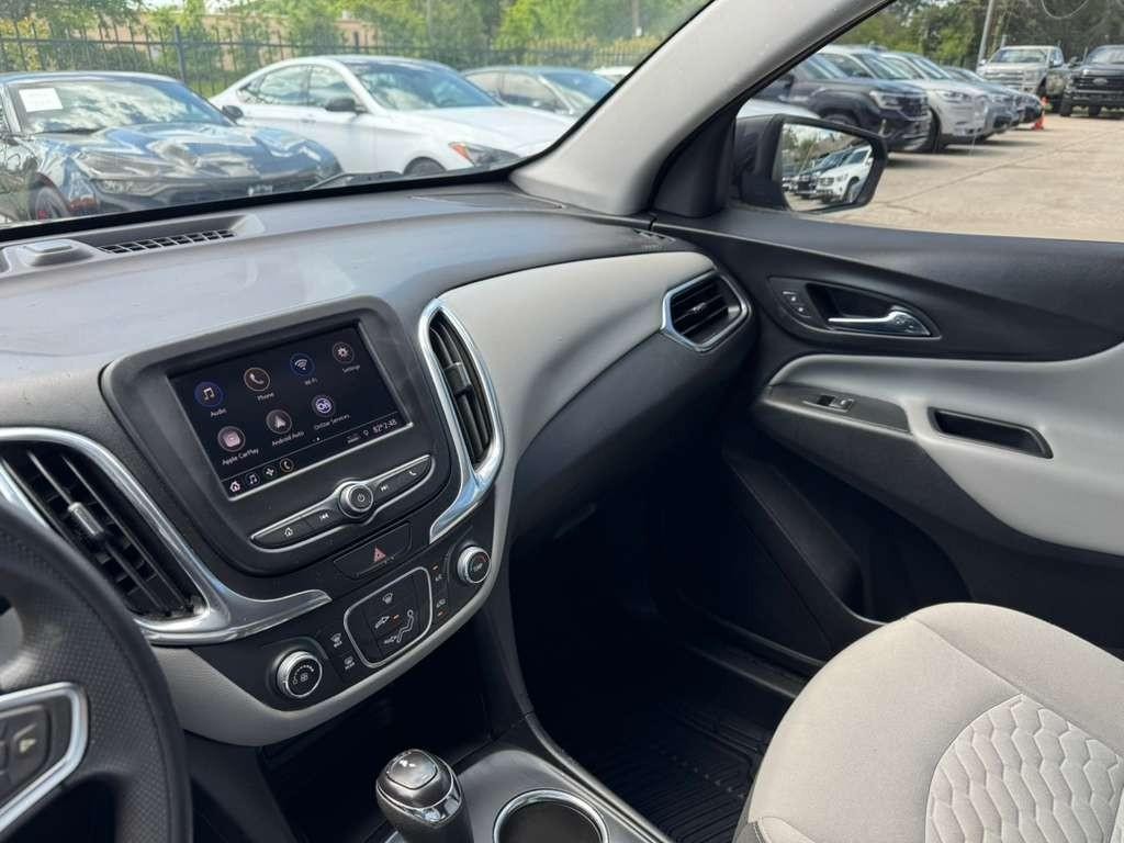 Chevrolet Equinox Vehicle Full-screen Gallery Image 24