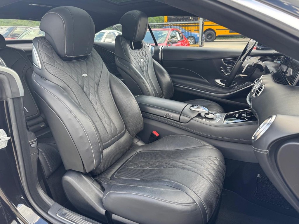 Mercedes-Benz S 550 Vehicle Full-screen Gallery Image 14