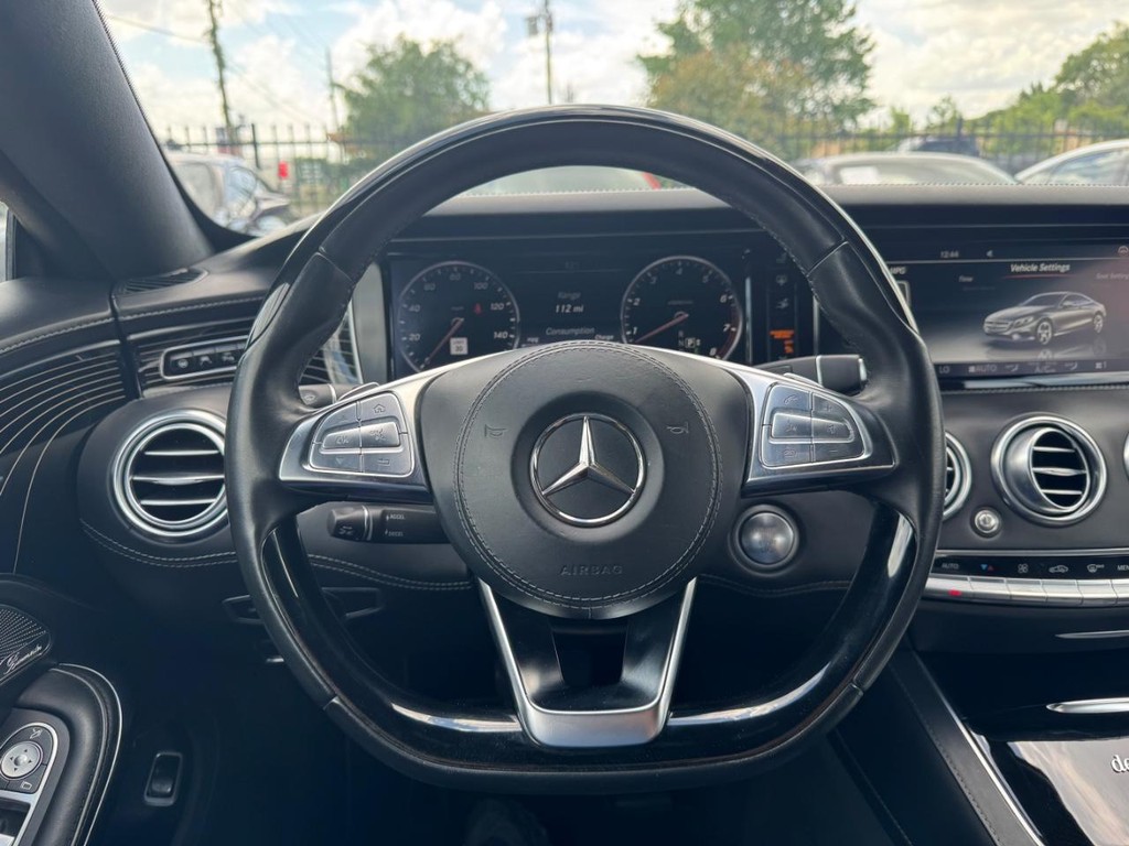 Mercedes-Benz S 550 Vehicle Full-screen Gallery Image 18