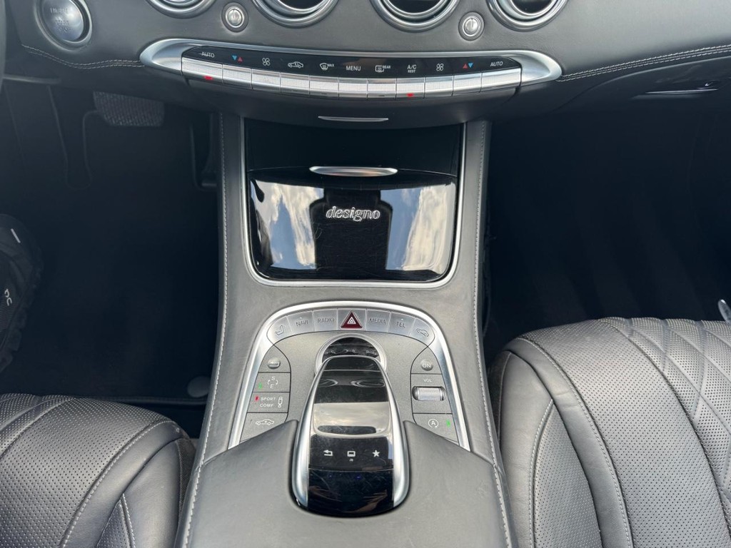 Mercedes-Benz S 550 Vehicle Full-screen Gallery Image 23