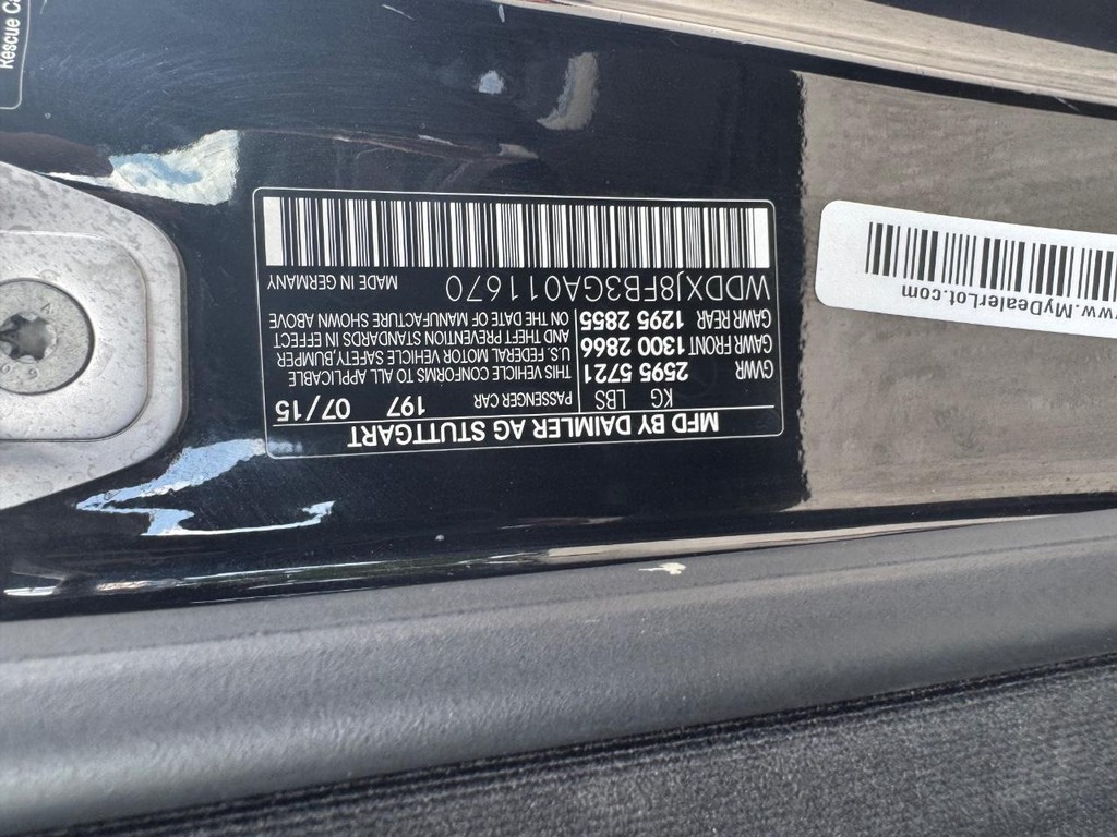 Mercedes-Benz S 550 Vehicle Full-screen Gallery Image 28