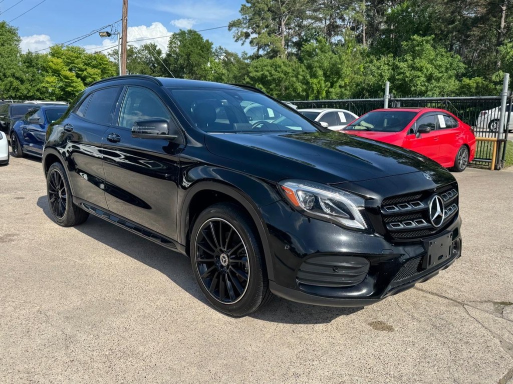 Mercedes-Benz GLA 250 Vehicle Full-screen Gallery Image 04