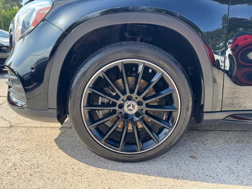 Mercedes-Benz GLA 250 Vehicle Full-screen Gallery Image 26