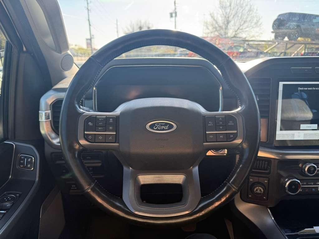 Ford F-150 Vehicle Full-screen Gallery Image 18