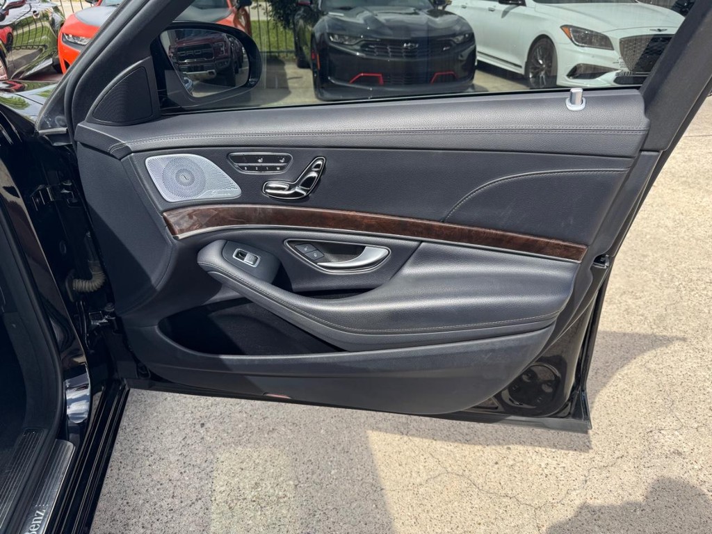Mercedes-Benz S 450 Vehicle Full-screen Gallery Image 15