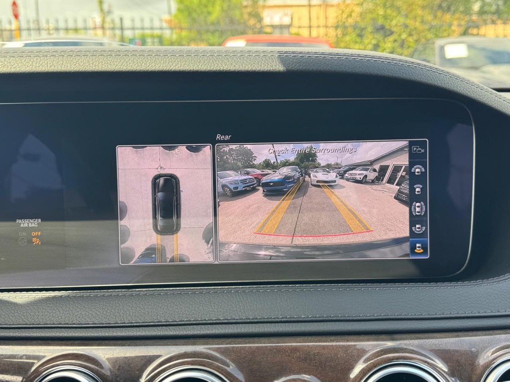 Mercedes-Benz S 450 Vehicle Full-screen Gallery Image 25