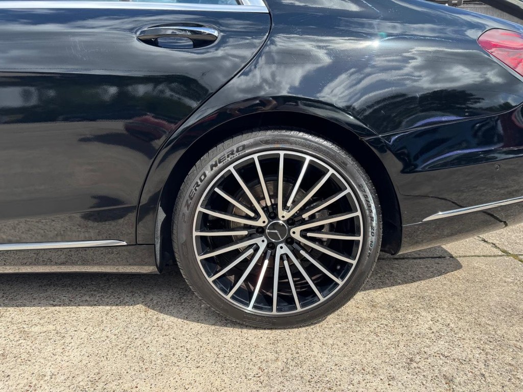 Mercedes-Benz S 450 Vehicle Full-screen Gallery Image 27
