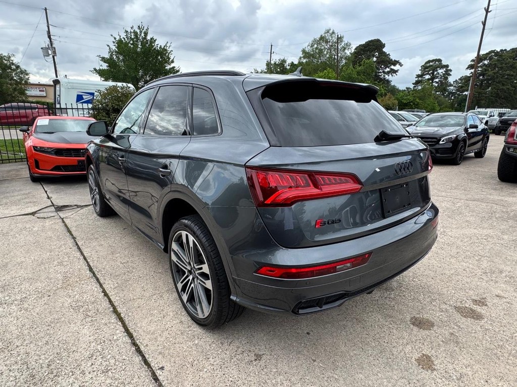 Audi SQ5 Vehicle Full-screen Gallery Image 08