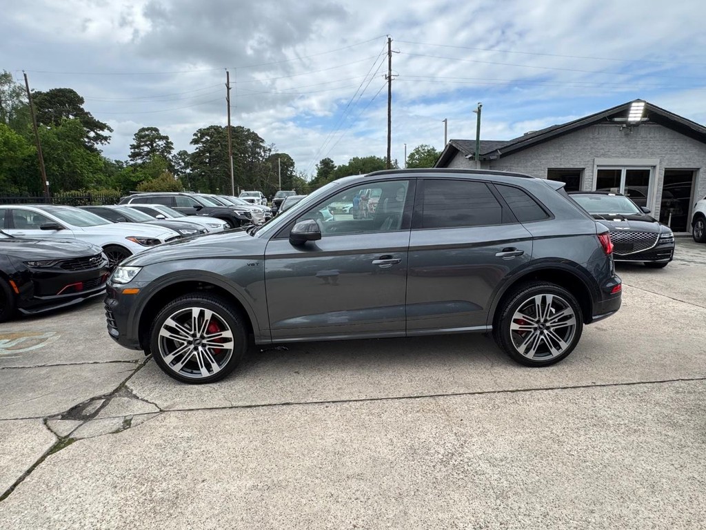 Audi SQ5 Vehicle Full-screen Gallery Image 09