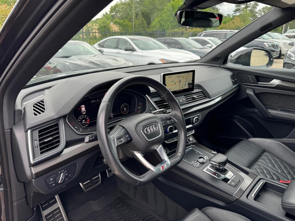Audi SQ5 Vehicle Full-screen Gallery Image 10