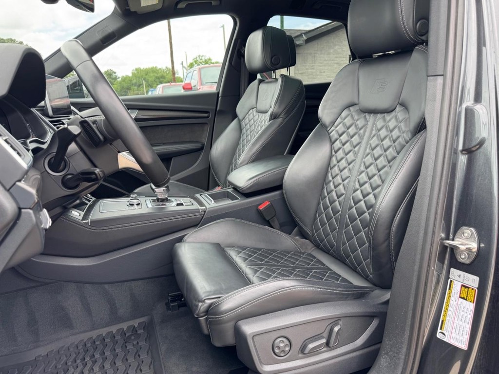 Audi SQ5 Vehicle Full-screen Gallery Image 11