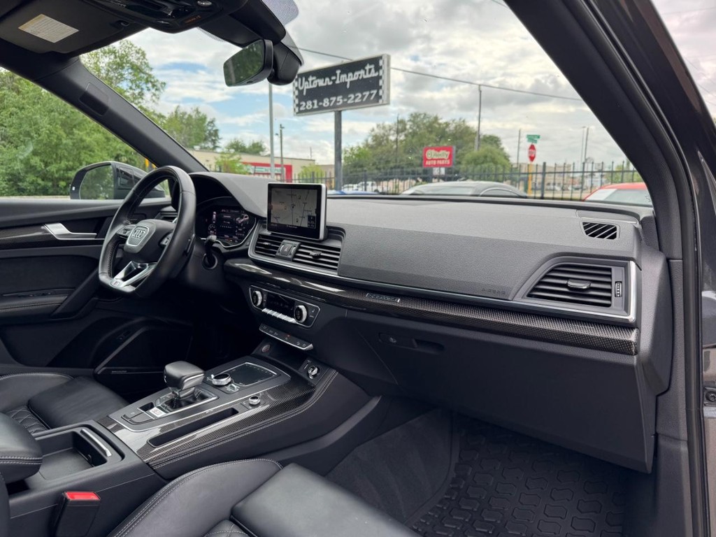 Audi SQ5 Vehicle Full-screen Gallery Image 13