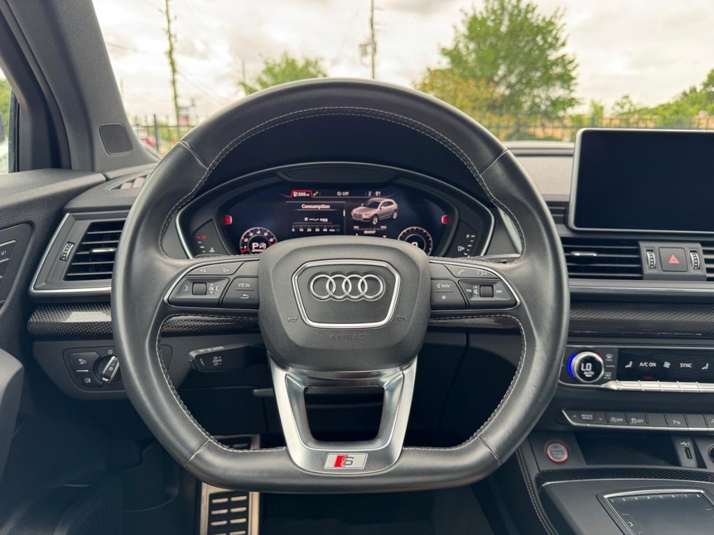 Audi SQ5 Vehicle Full-screen Gallery Image 20