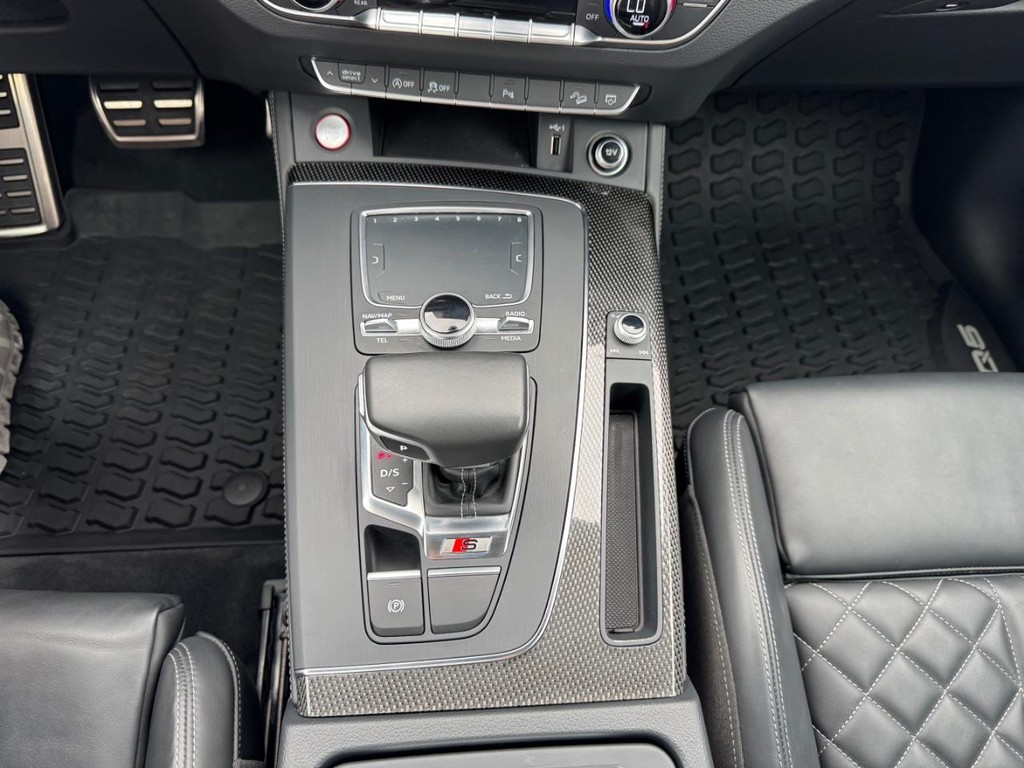 Audi SQ5 Vehicle Full-screen Gallery Image 25