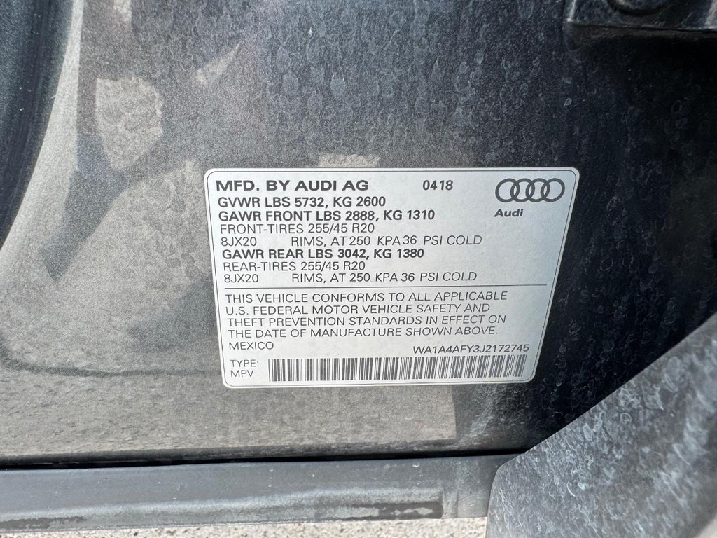 Audi SQ5 Vehicle Full-screen Gallery Image 30