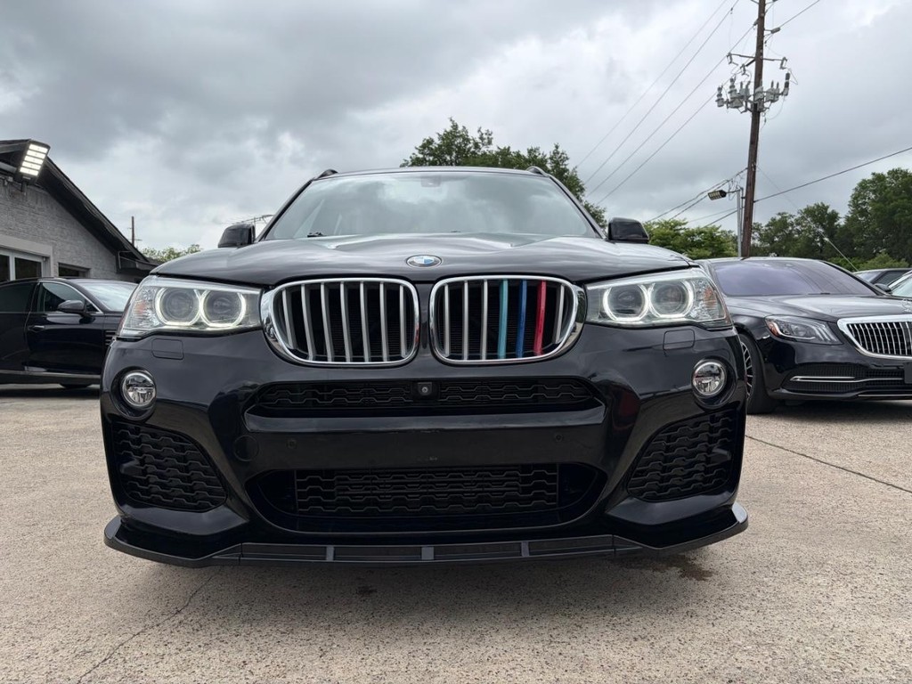 BMW X3 Vehicle Full-screen Gallery Image 02