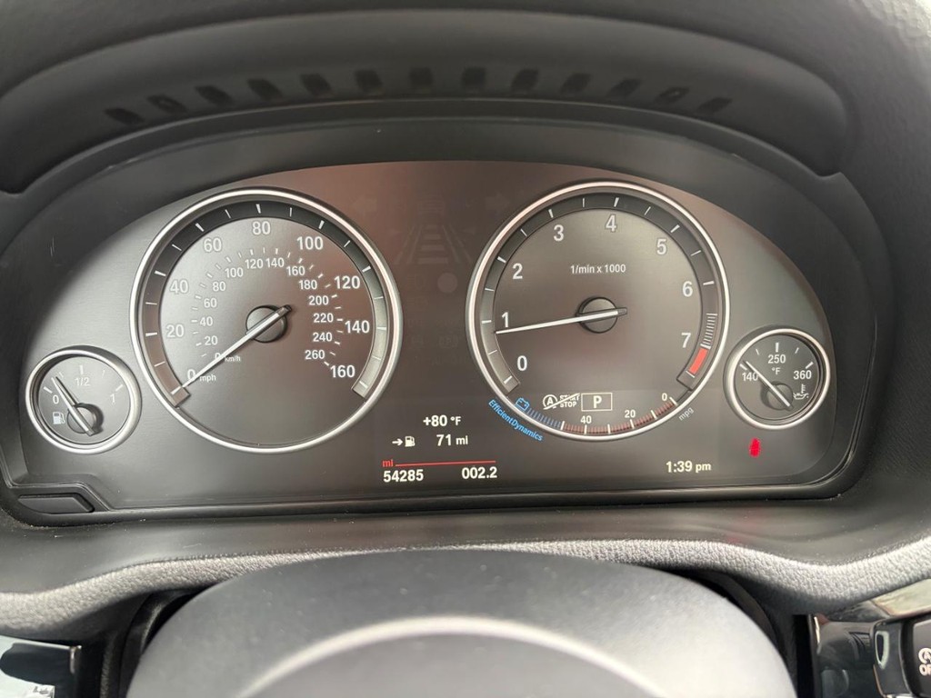 BMW X3 Vehicle Full-screen Gallery Image 22