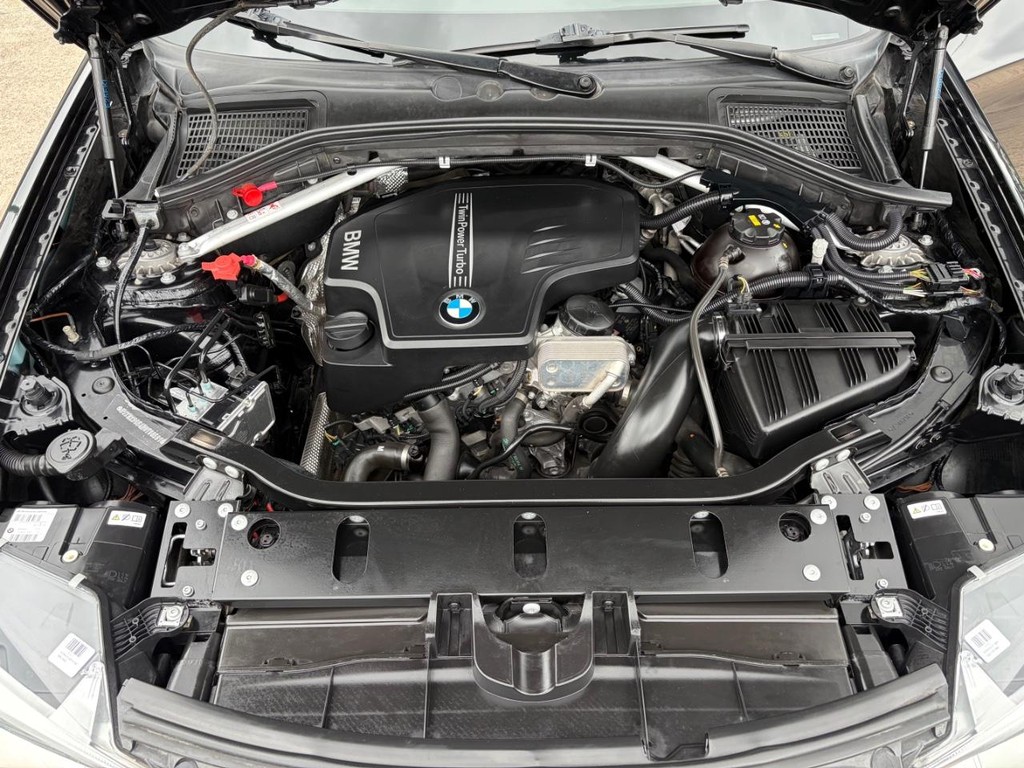 BMW X3 Vehicle Full-screen Gallery Image 29