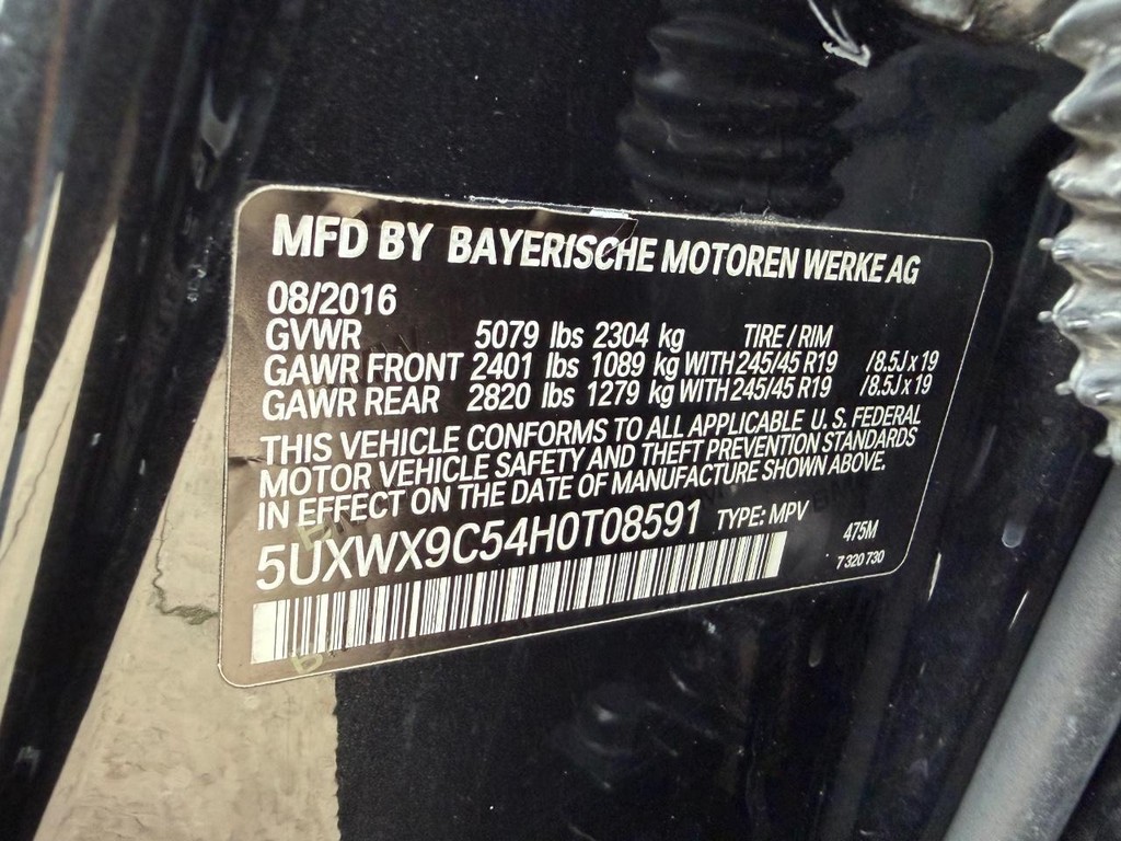 BMW X3 Vehicle Full-screen Gallery Image 30