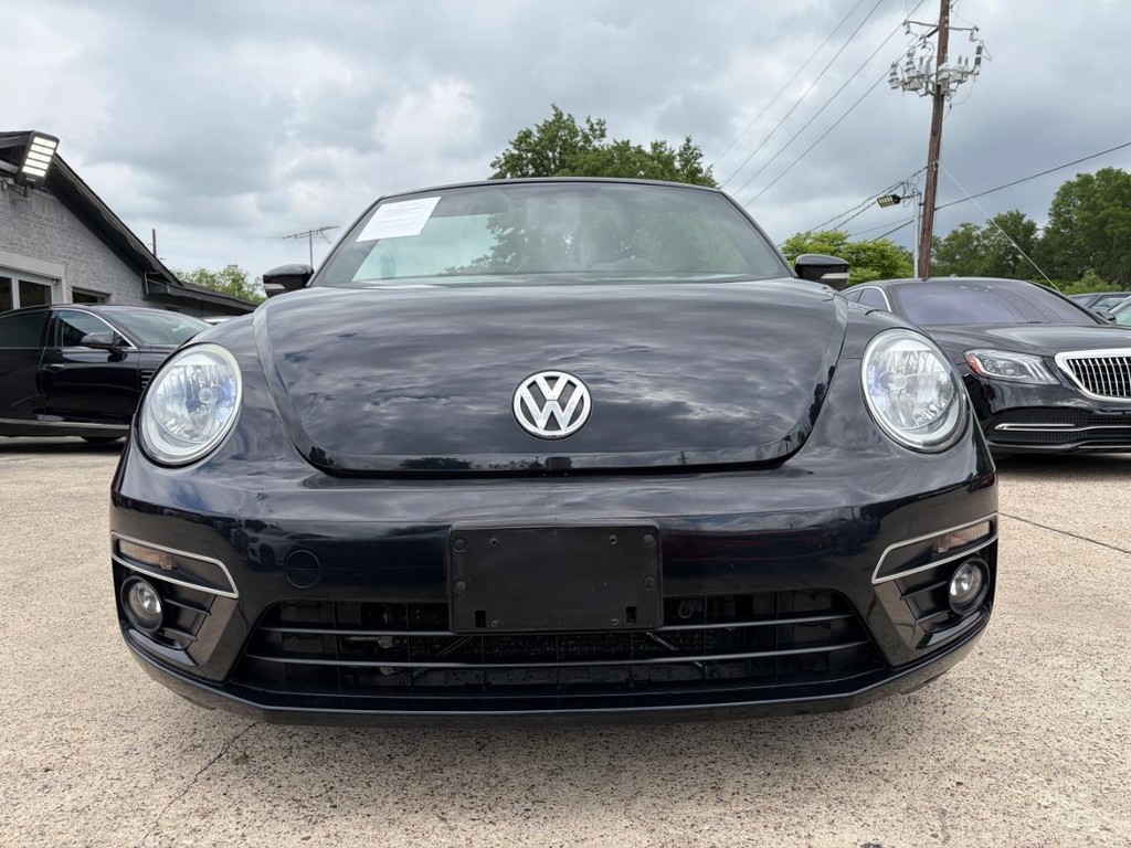 Volkswagen Beetle Convertible Vehicle Full-screen Gallery Image 02