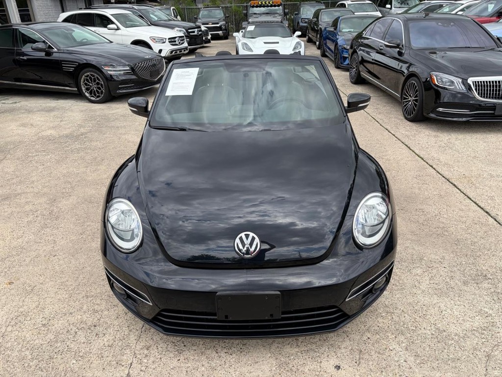 Volkswagen Beetle Convertible Vehicle Full-screen Gallery Image 03