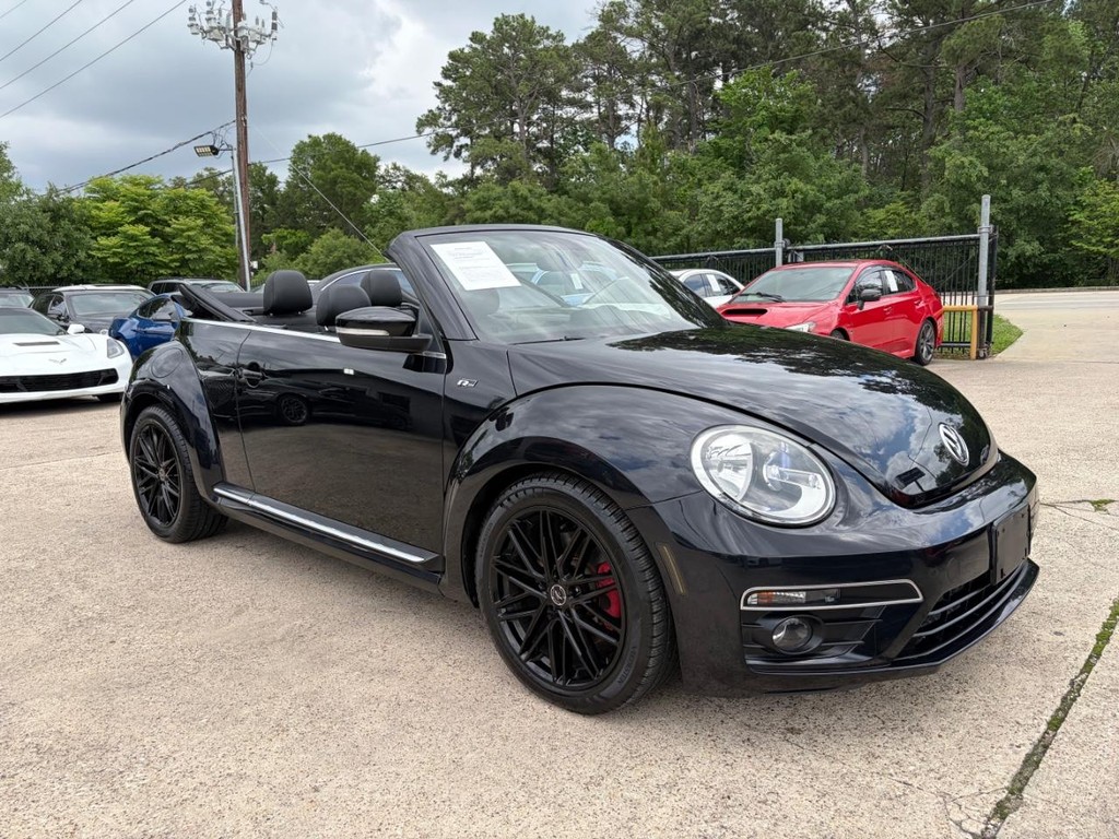 Volkswagen Beetle Convertible Vehicle Full-screen Gallery Image 04