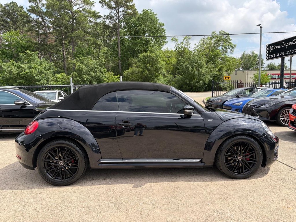Volkswagen Beetle Convertible Vehicle Full-screen Gallery Image 06