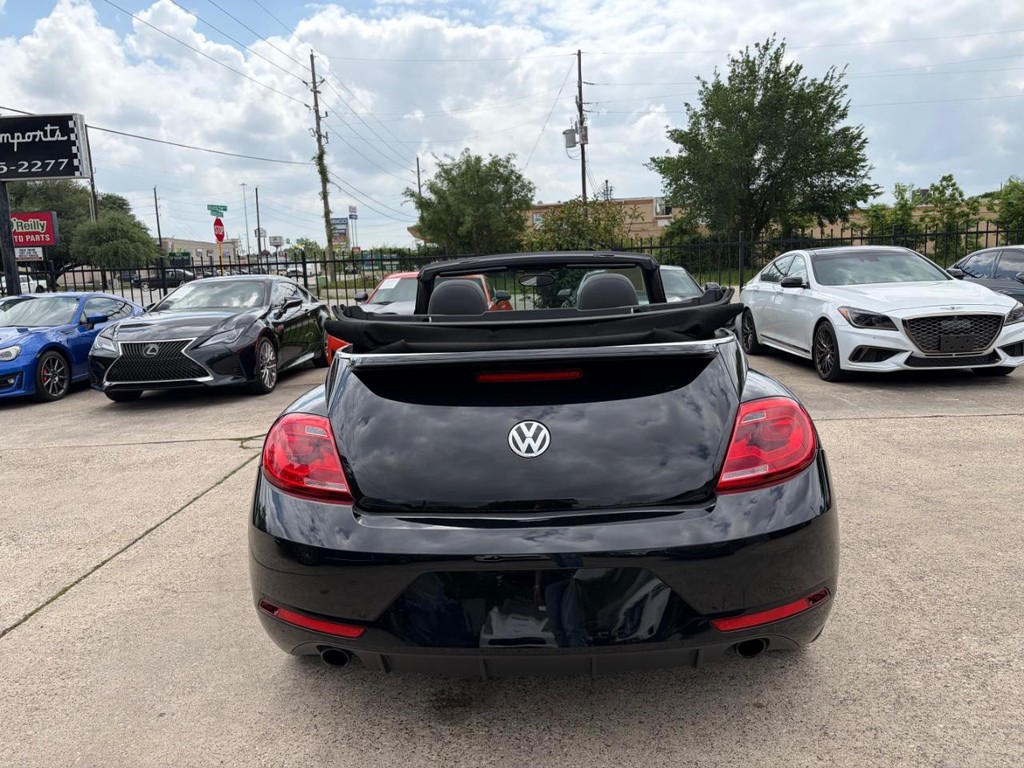 Volkswagen Beetle Convertible Vehicle Full-screen Gallery Image 08