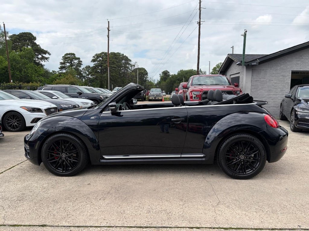 Volkswagen Beetle Convertible Vehicle Full-screen Gallery Image 11
