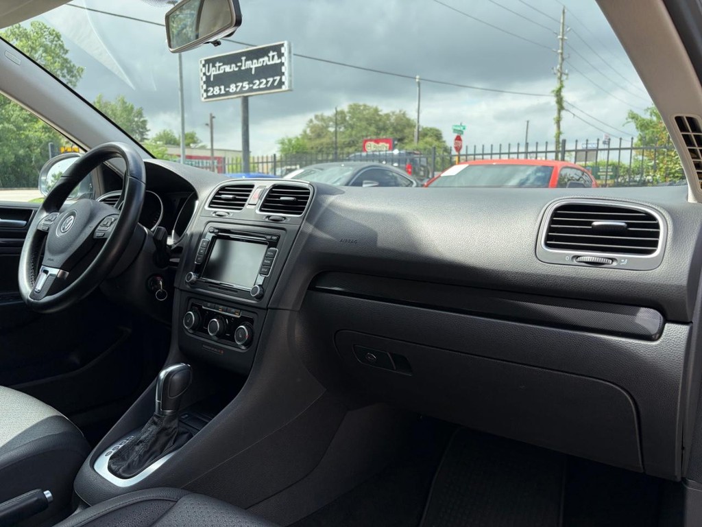 Volkswagen Jetta SportWagen Vehicle Full-screen Gallery Image 13