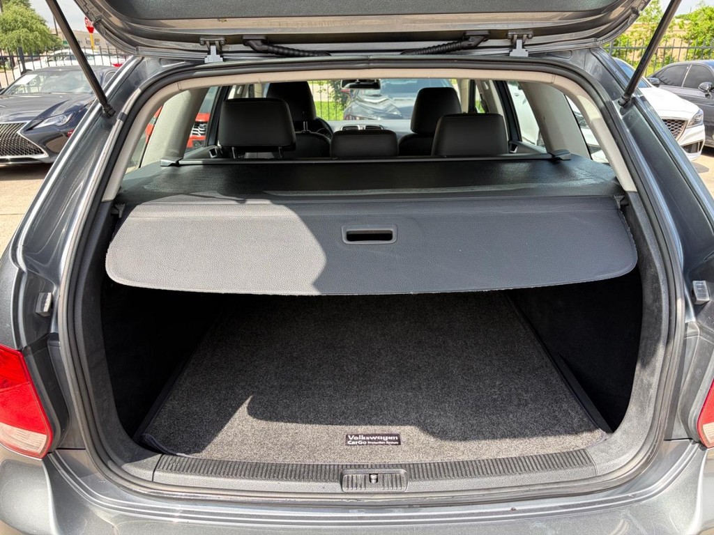 Volkswagen Jetta SportWagen Vehicle Full-screen Gallery Image 20