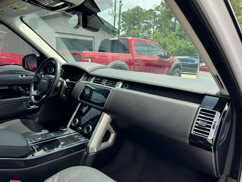 Land Rover Range Rover Vehicle Full-screen Gallery Image 13